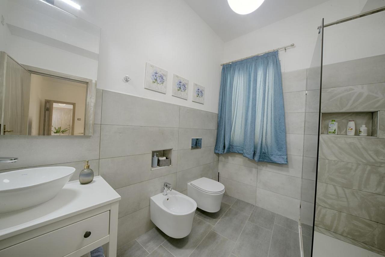 Cozy Guest House Downtown Olbia Exteriör bild