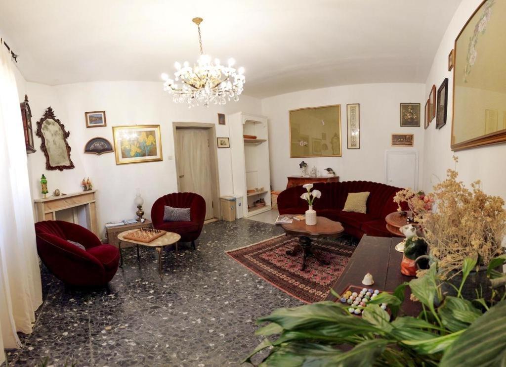 Cozy Guest House Downtown Olbia Exteriör bild